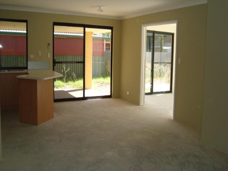 12 Little Harold Street, Bellevue WA 6056