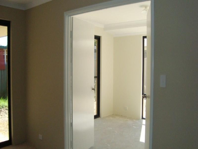 12 Little Harold Street, Bellevue WA 6056