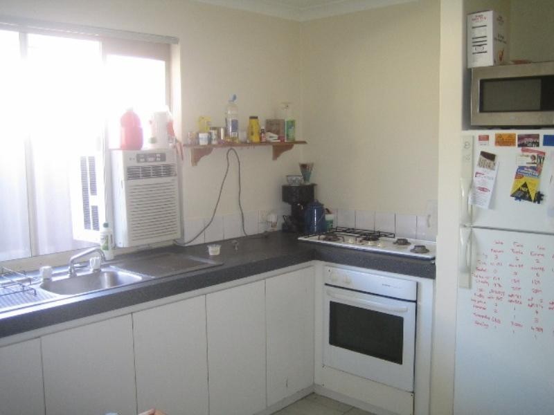 8 Hindoo Elbow, Stratton WA 6056