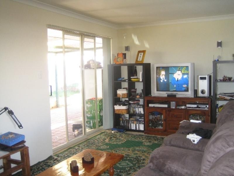 8 Hindoo Elbow, Stratton WA 6056