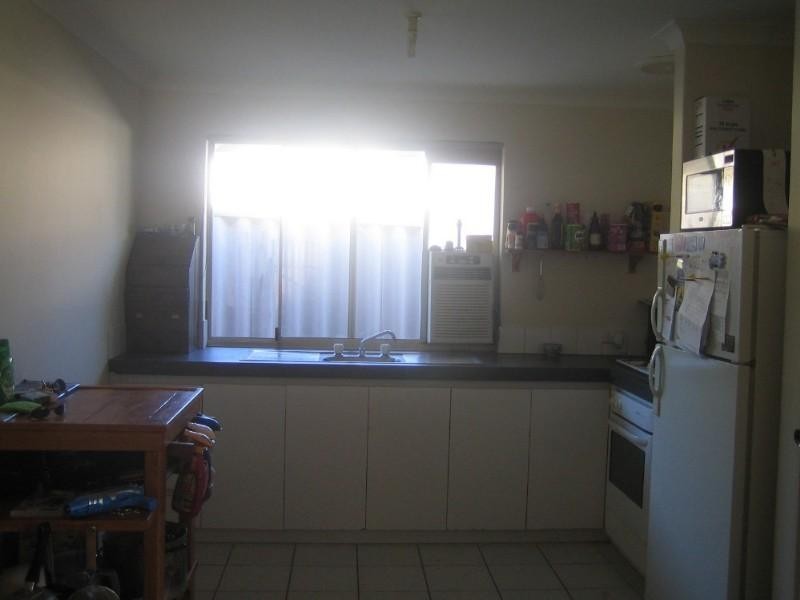 8 Hindoo Elbow, Stratton WA 6056