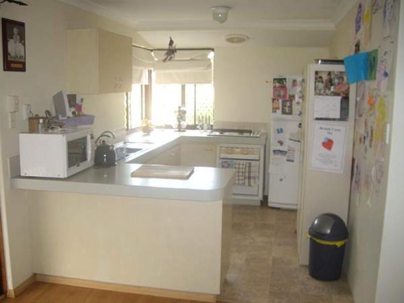 10 Yeates Lane, Stratton WA 6056