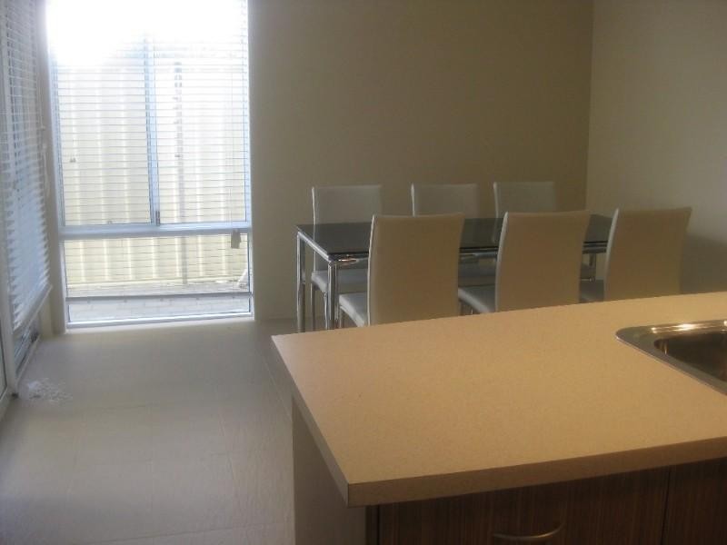 2/12 Charles East Street, Midland WA 6056