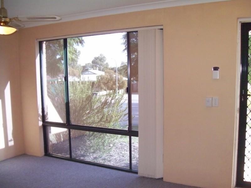 26 Kangaroo Ent, Stratton WA 6056