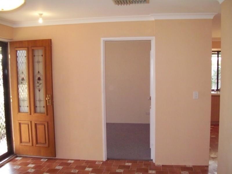 26 Kangaroo Ent, Stratton WA 6056