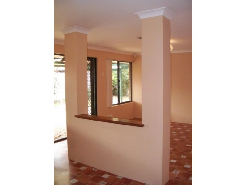 26 Kangaroo Ent, Stratton WA 6056