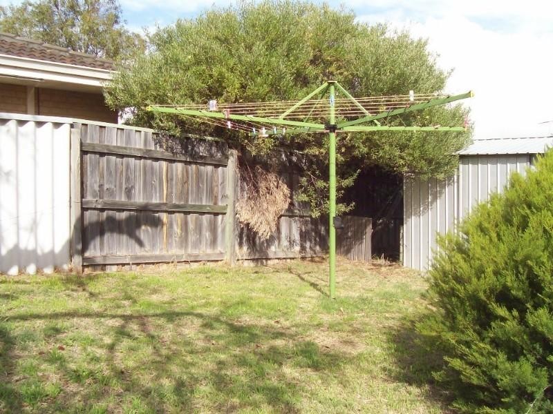 26 Kangaroo Ent, Stratton WA 6056