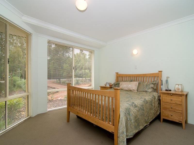 10 Ridge Road, Glen Forrest WA 6071