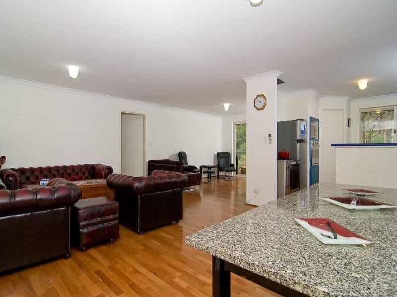 10 Ridge Road, Glen Forrest WA 6071