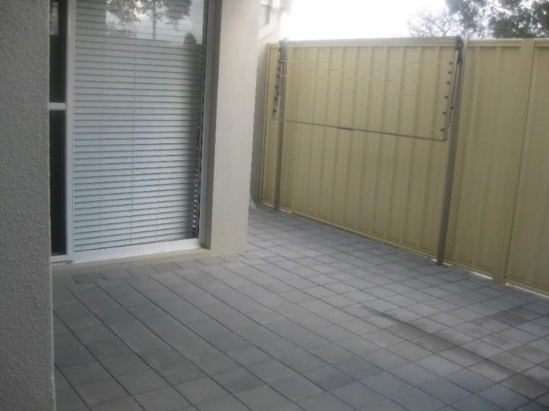 3/12 Charles East Street, Midland WA 6056