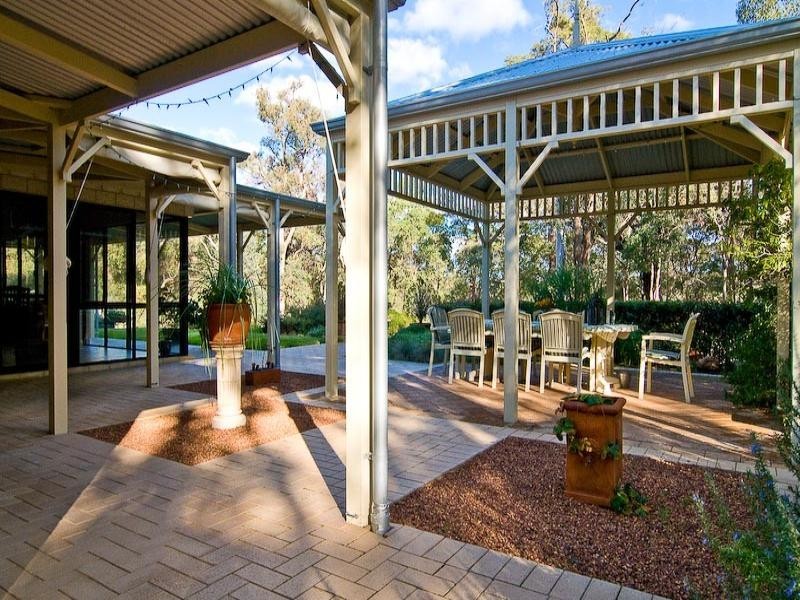121 Lakeview Drive, Gidgegannup WA 6083