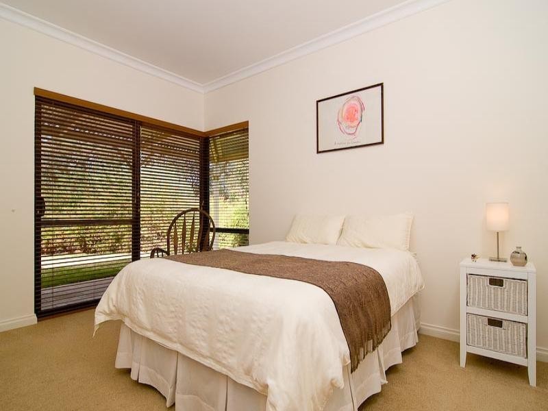 121 Lakeview Drive, Gidgegannup WA 6083