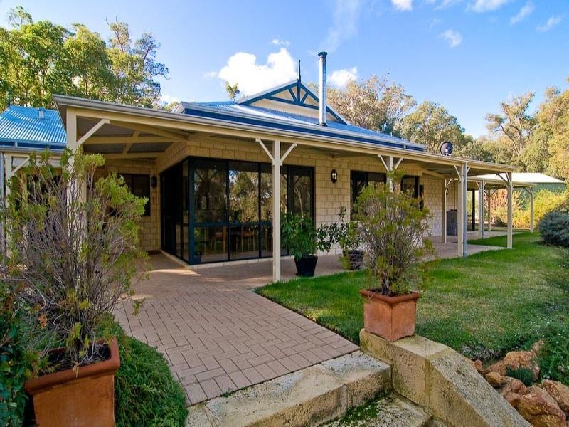 121 Lakeview Drive, Gidgegannup WA 6083