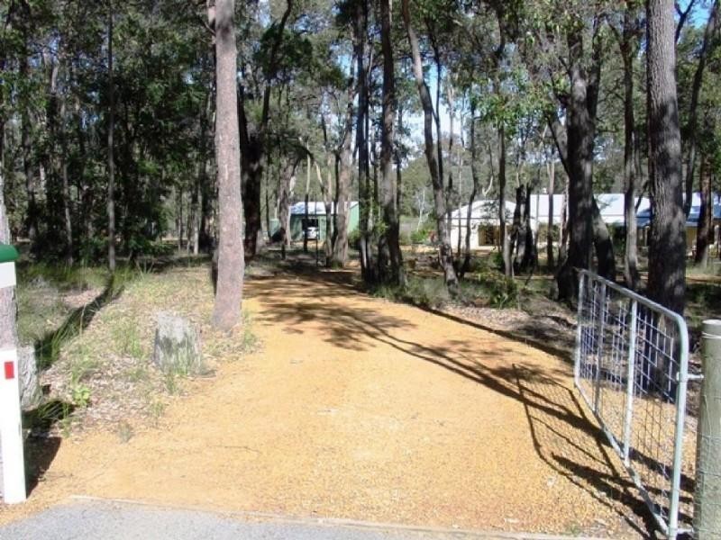 121 Lakeview Drive, Gidgegannup WA 6083