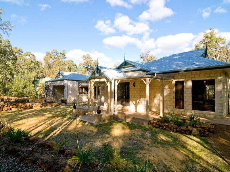 121 Lakeview Drive, Gidgegannup WA 6083