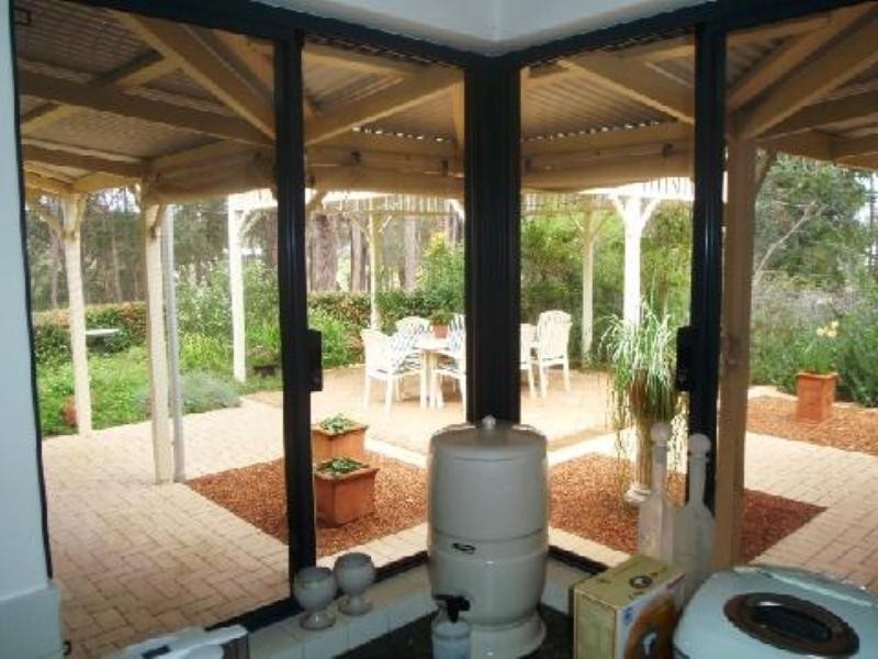 121 Lakeview Drive, Gidgegannup WA 6083