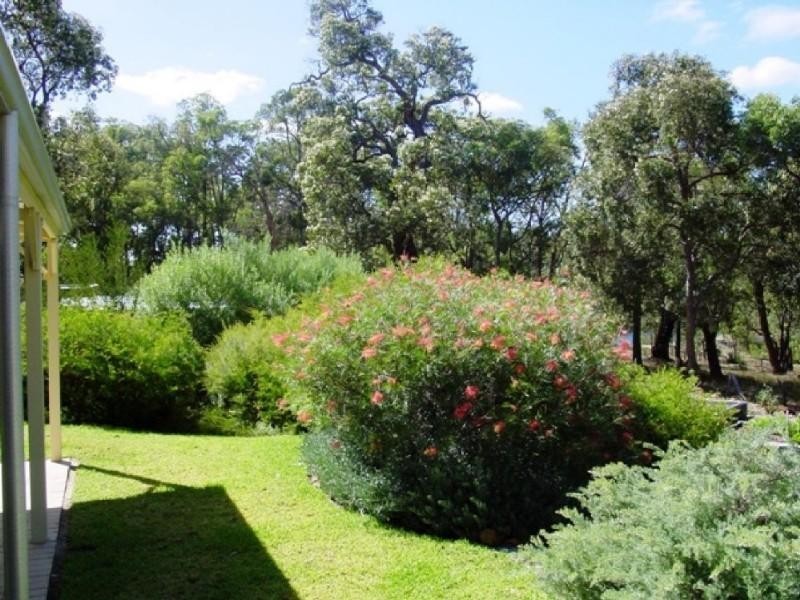 121 Lakeview Drive, Gidgegannup WA 6083