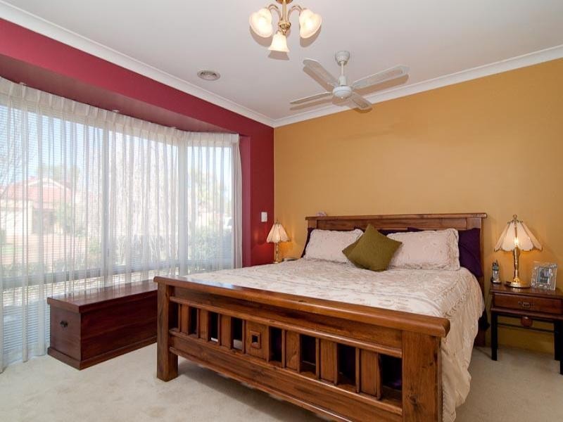 11 Bollinger Close, The Vines WA 6069