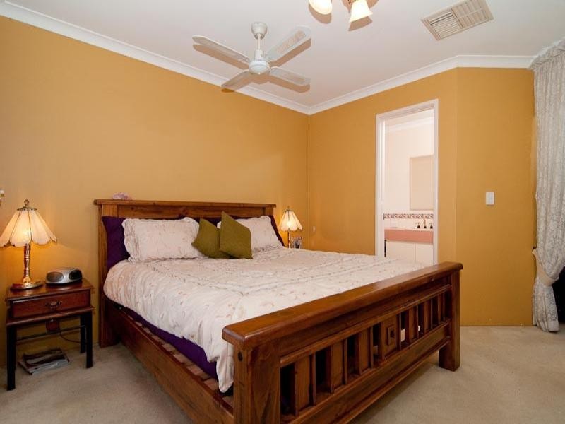 11 Bollinger Close, The Vines WA 6069