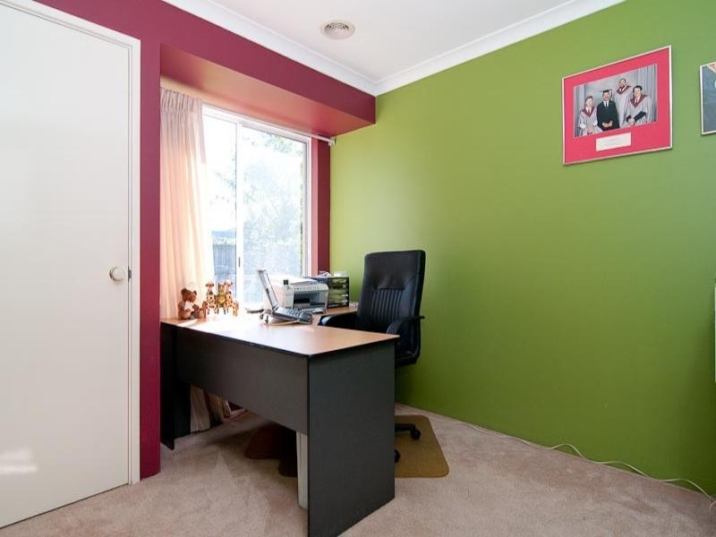 11 Bollinger Close, The Vines WA 6069