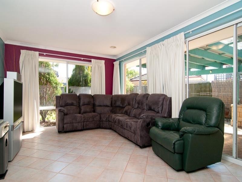 11 Bollinger Close, The Vines WA 6069
