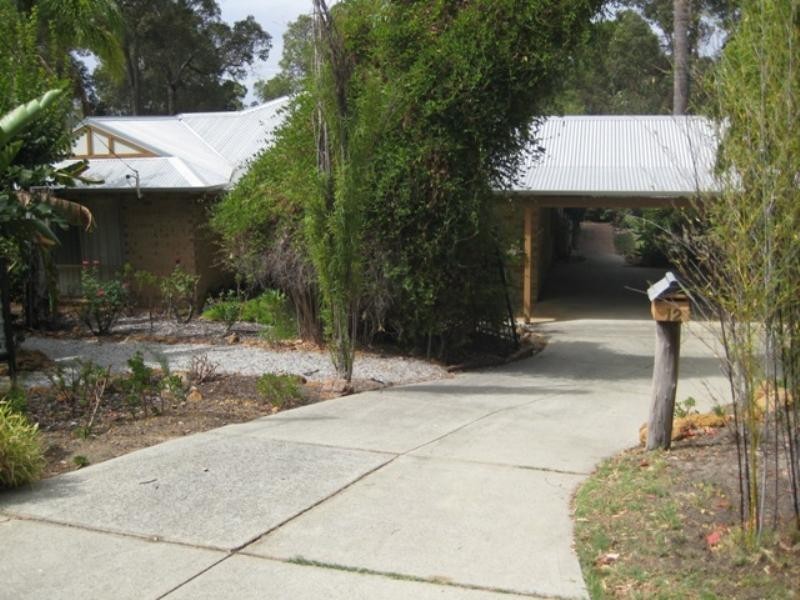 12 Cockatoo Drive, Mundaring WA 6073