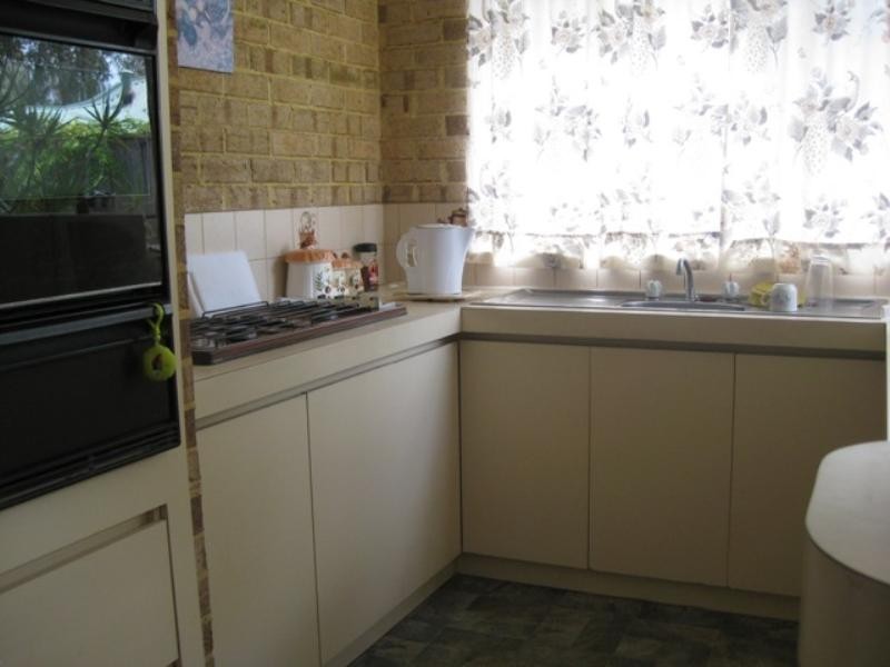 12 Cockatoo Drive, Mundaring WA 6073