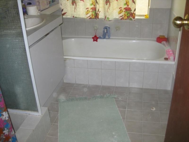 12 Cockatoo Drive, Mundaring WA 6073