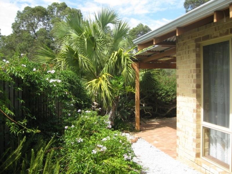 12 Cockatoo Drive, Mundaring WA 6073