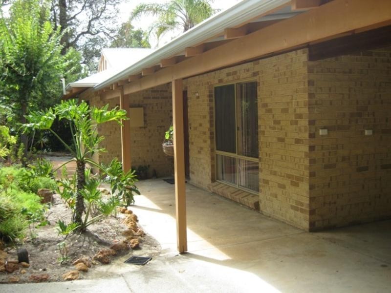 12 Cockatoo Drive, Mundaring WA 6073