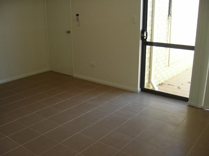 11/7-9 Templeman Place, Midland WA 6056