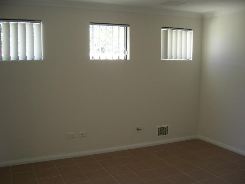 11/7-9 Templeman Place, Midland WA 6056