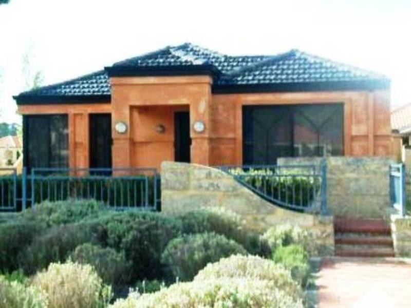 2 Siena Lane, Ellenbrook WA 6069