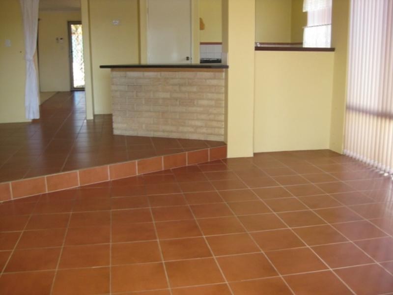 39 Kangaroo Ent, Stratton WA 6056