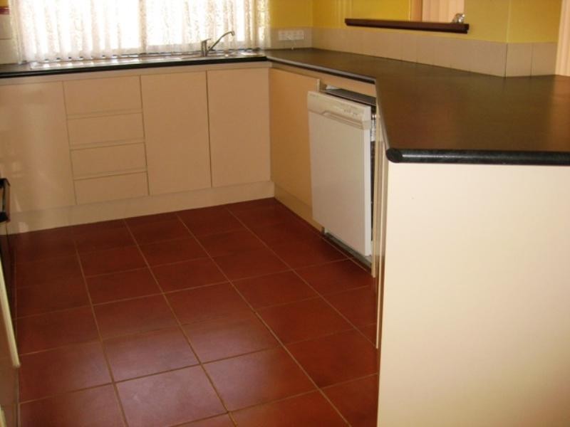 39 Kangaroo Ent, Stratton WA 6056