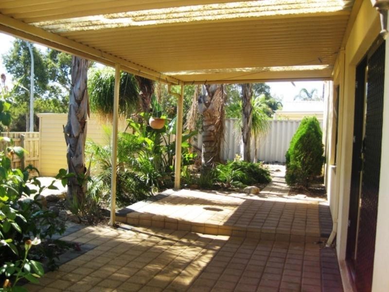 39 Kangaroo Ent, Stratton WA 6056