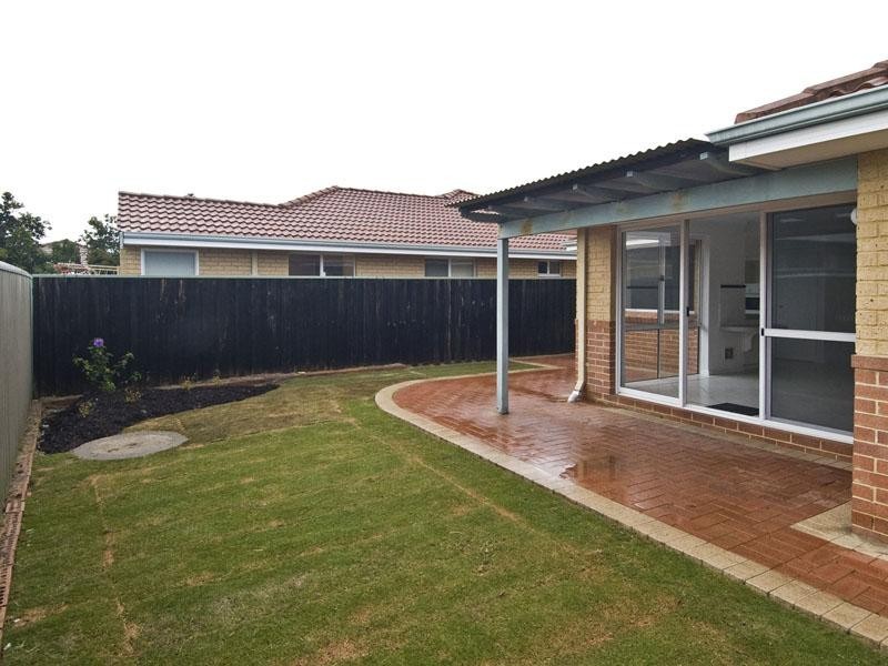 2/4 Norn Close, South Guildford WA 6055