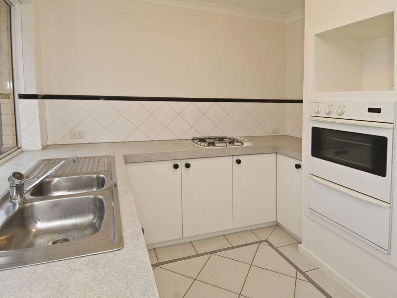 2/4 Norn Close, South Guildford WA 6055