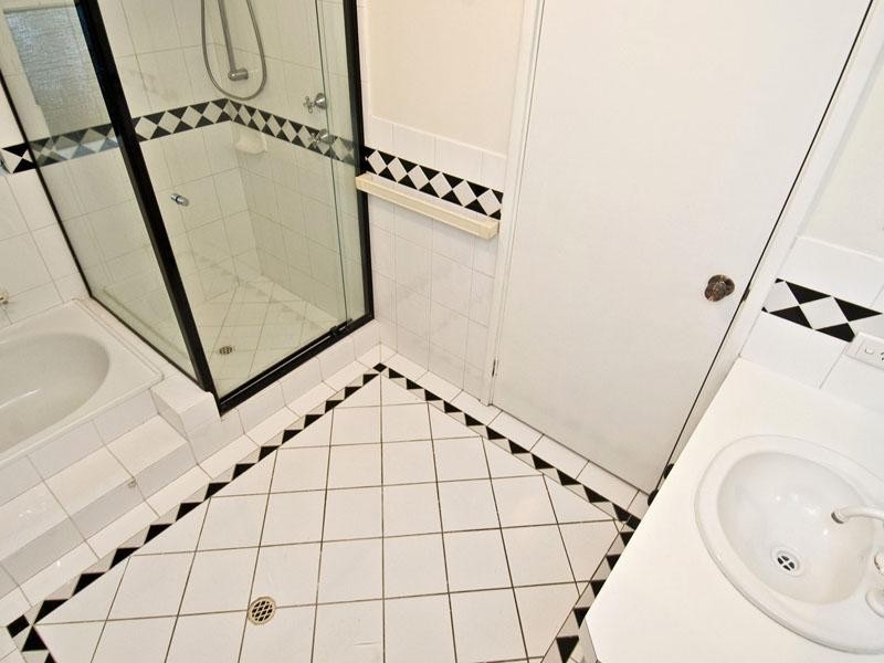 2/4 Norn Close, South Guildford WA 6055