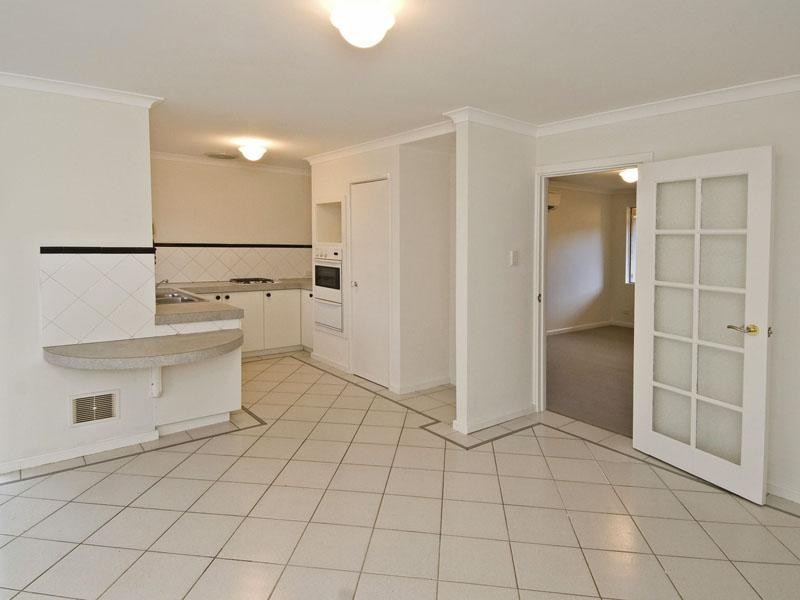 2/4 Norn Close, South Guildford WA 6055