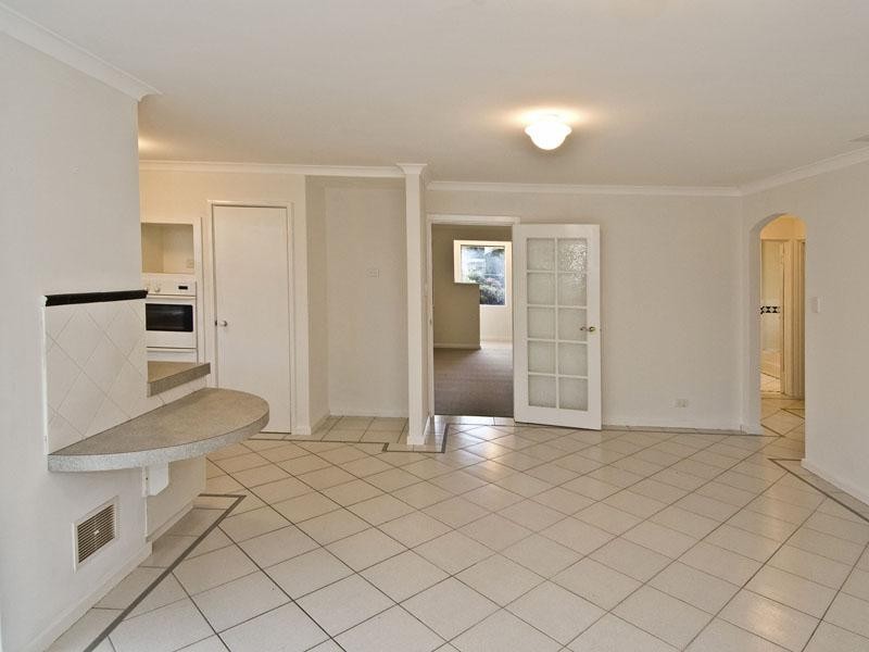 2/4 Norn Close, South Guildford WA 6055