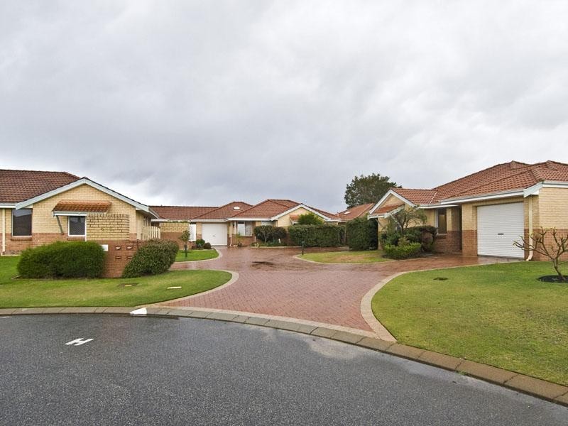 2/4 Norn Close, South Guildford WA 6055
