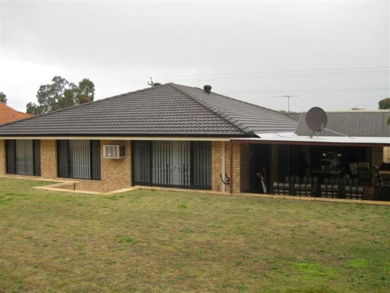 96 Talbot Road, Swan View WA 6056