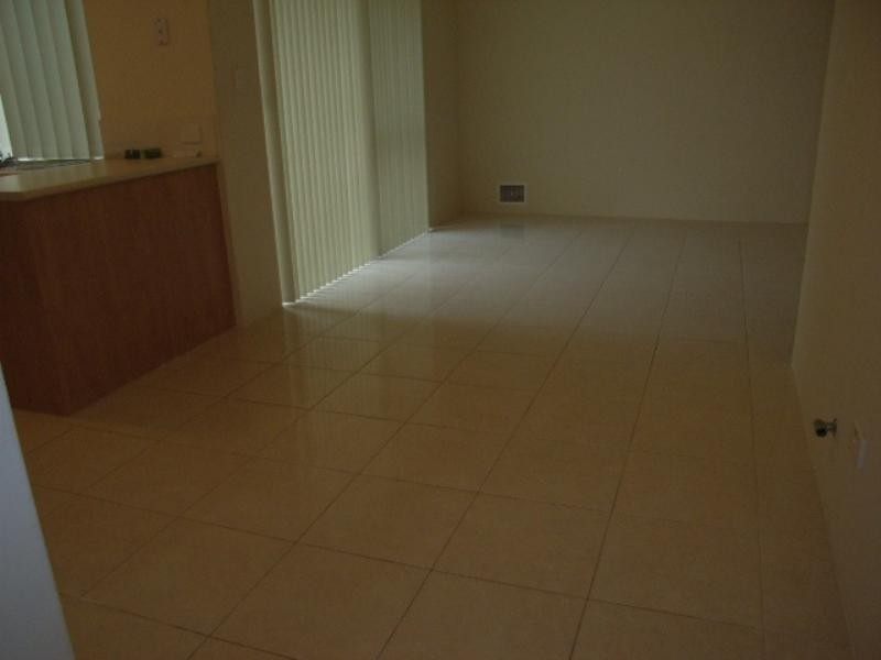 4/15 Mathoura Street, Midland WA 6056