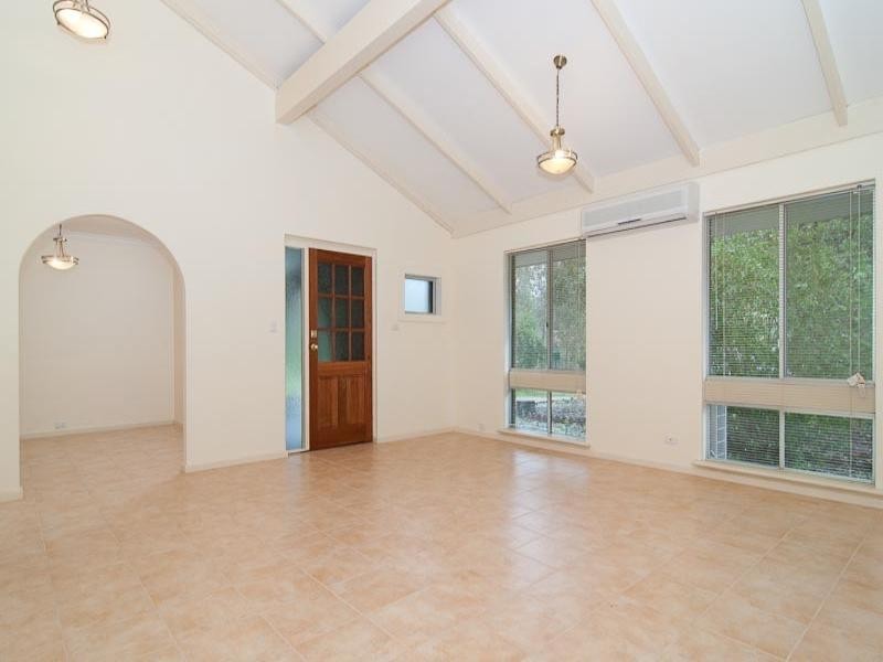 20 Ridge Road, Glen Forrest WA 6071