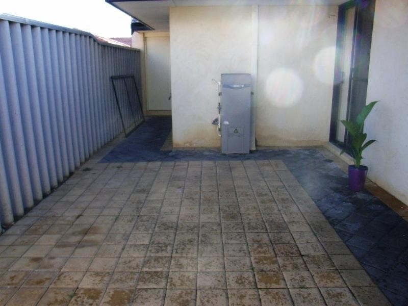 3/12 Mathoura Street, Midland WA 6056