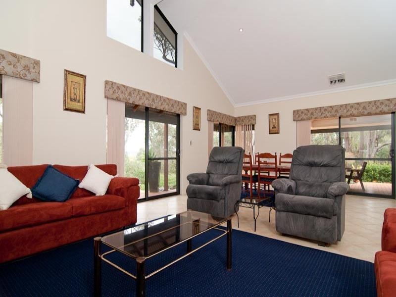 98 Quenda Place, Gidgegannup WA 6083