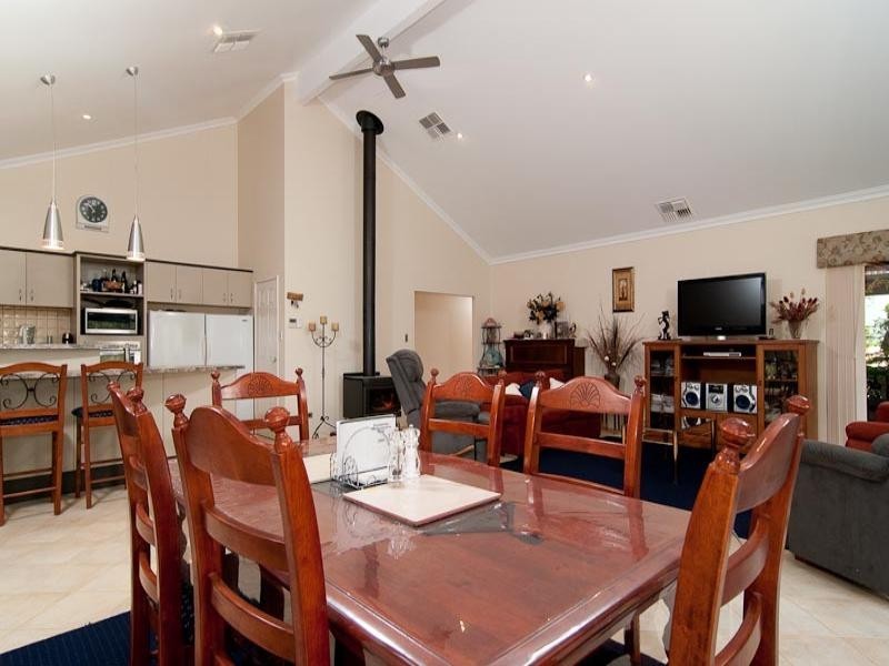 98 Quenda Place, Gidgegannup WA 6083