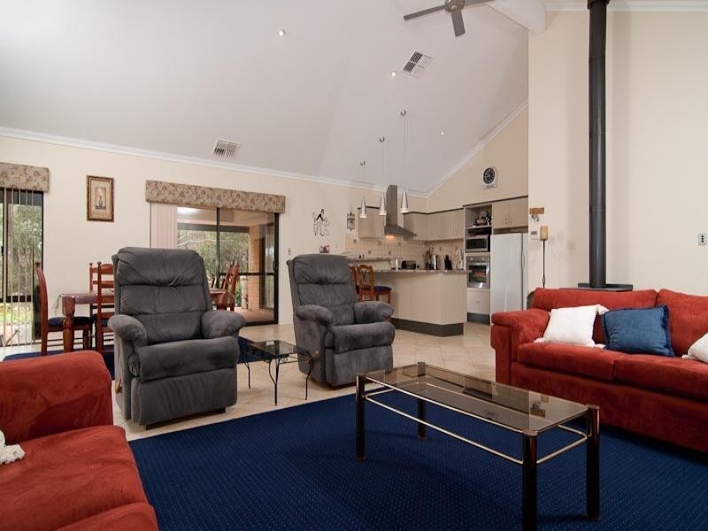 98 Quenda Place, Gidgegannup WA 6083