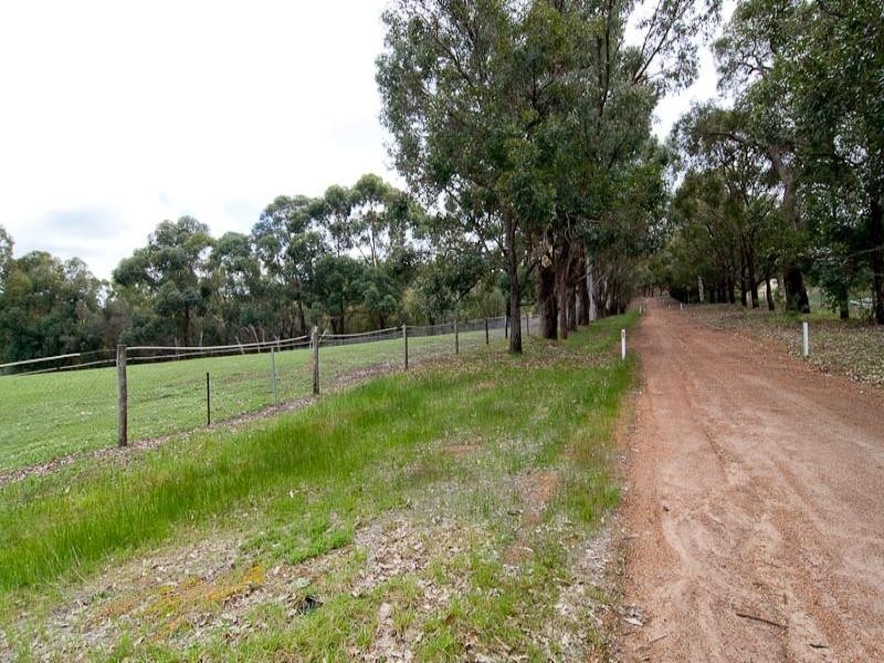 98 Quenda Place, Gidgegannup WA 6083